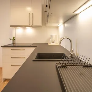 Urban I No Stairs I 24h Contactless Check-in Appartamento